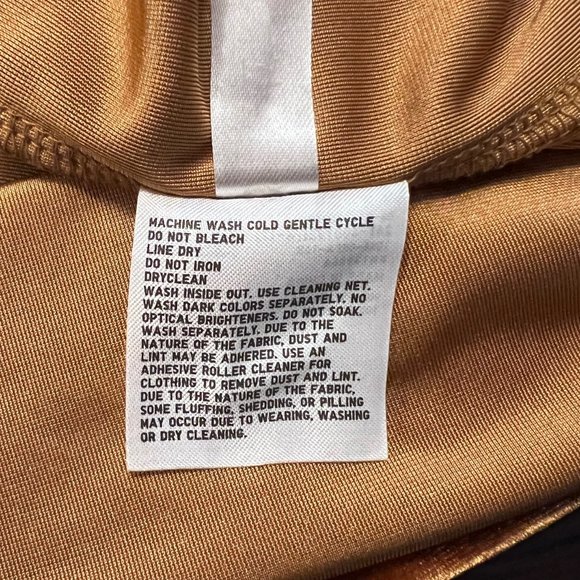 UNIQLO Velvet-Like Top - Rust Colored - Picture 5 of 5